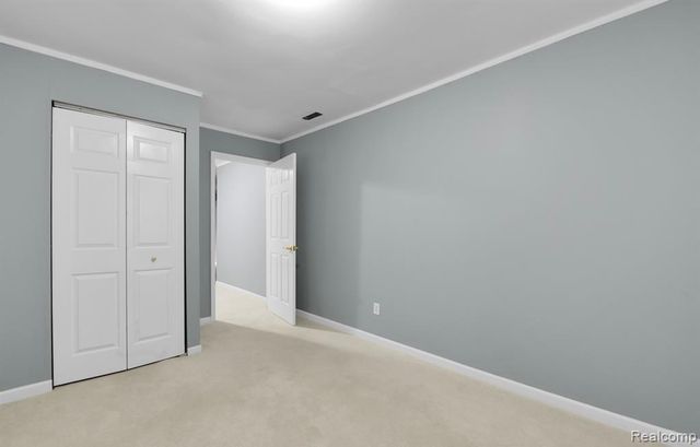 15500 Cruse Street, Detroit, MI 48227