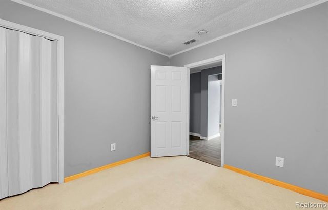 15500 Cruse Street, Detroit, MI 48227