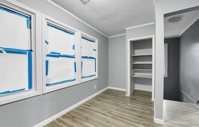 15500 Cruse Street, Detroit, MI 48227