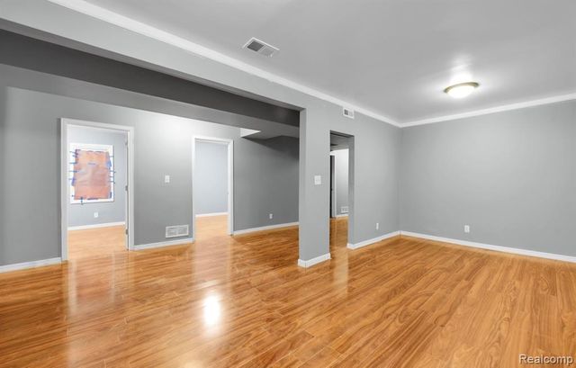 15500 Cruse Street, Detroit, MI 48227