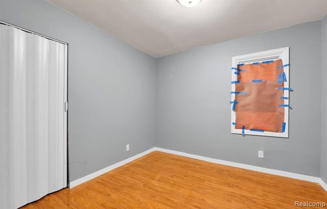 15500 Cruse Street, Detroit, MI 48227