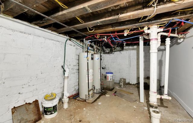 15500 Cruse Street, Detroit, MI 48227