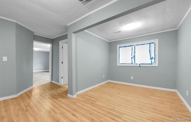 15500 Cruse Street, Detroit, MI 48227