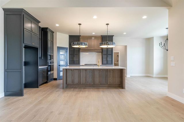 6920 Lake View Court, Cashion, OK 73016