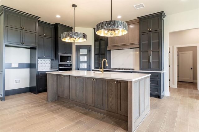 6920 Lake View Court, Cashion, OK 73016