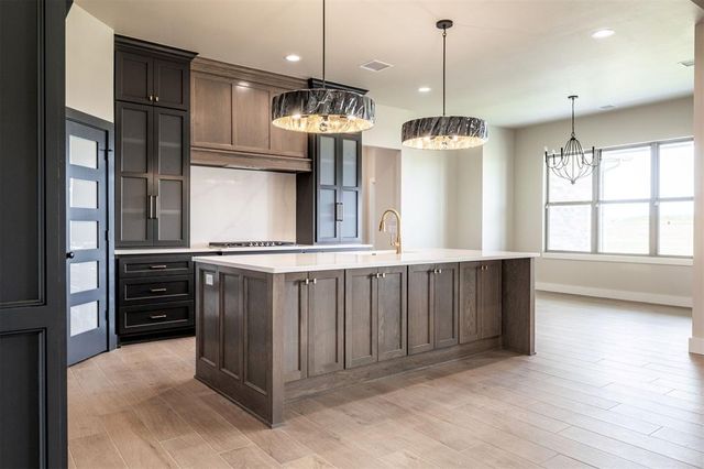 6920 Lake View Court, Cashion, OK 73016
