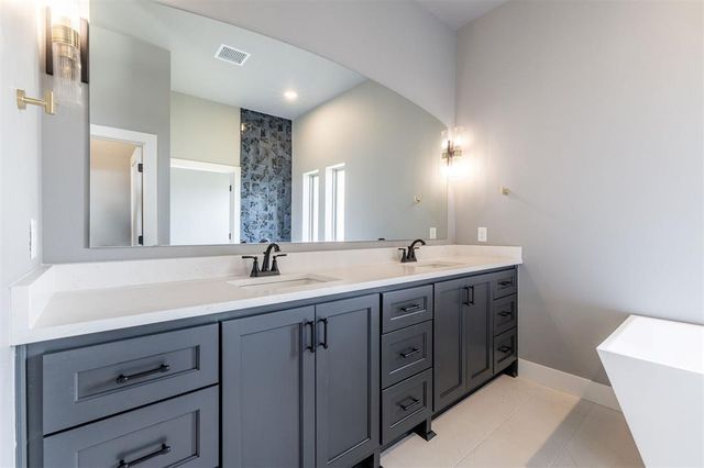 6920 Lake View Court, Cashion, OK 73016