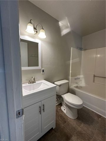 724 W 35th St Apt 3, Norfolk, VA 23508
