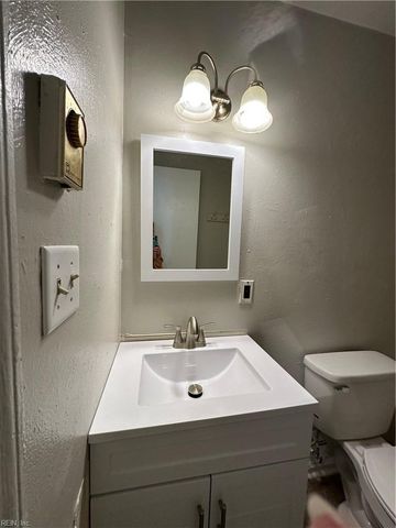 724 W 35th St Apt 3, Norfolk, VA 23508