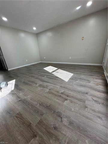 724 W 35th St Apt 3, Norfolk, VA 23508