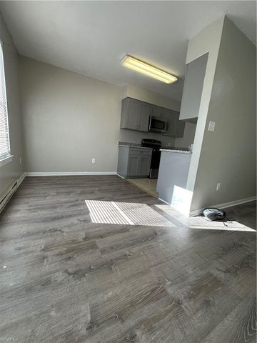 724 W 35th St Apt 3, Norfolk, VA 23508