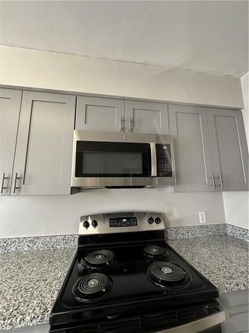 724 W 35th St Apt 3, Norfolk, VA 23508
