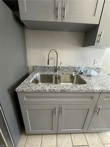 724 W 35th St Apt 3, Norfolk, VA 23508