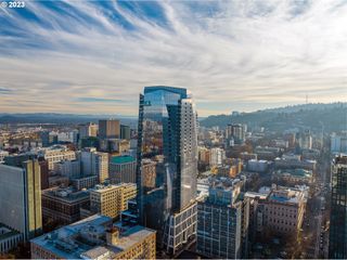 550 Sw 10th Ave 2210, Portland, OR 97205