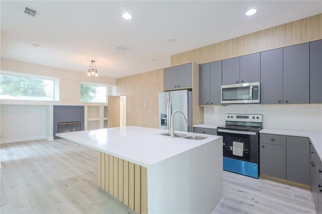 8023 CANYON LAKE CIRCLE, Orlando, FL 32835