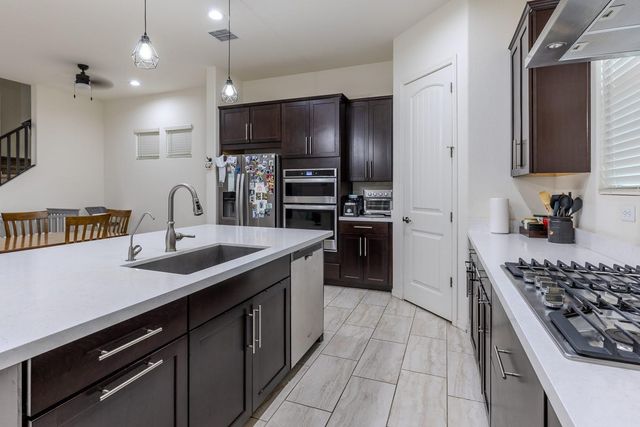 1064 S Sunset Drive, Chandler, AZ 85286