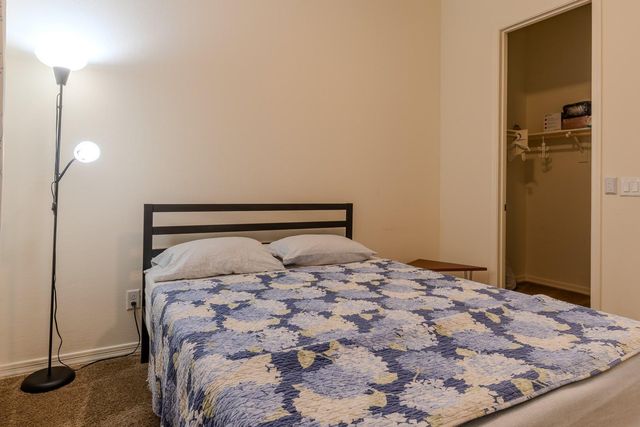 1064 S Sunset Drive, Chandler, AZ 85286