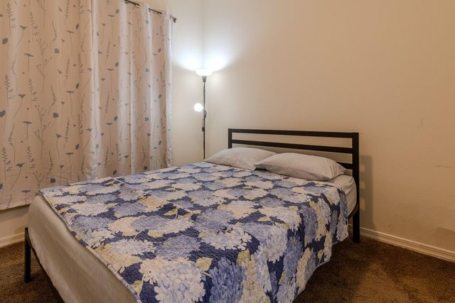 1064 S Sunset Drive, Chandler, AZ 85286