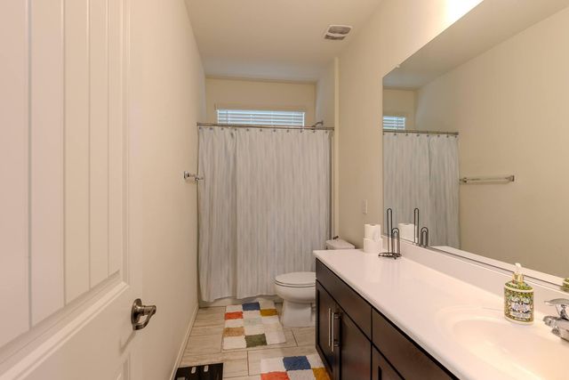 1064 S Sunset Drive, Chandler, AZ 85286