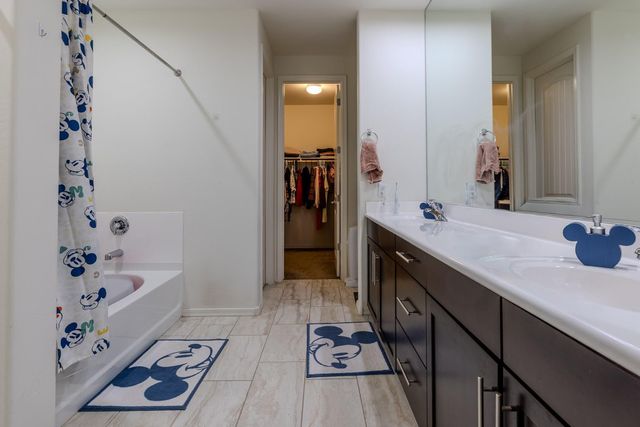 1064 S Sunset Drive, Chandler, AZ 85286