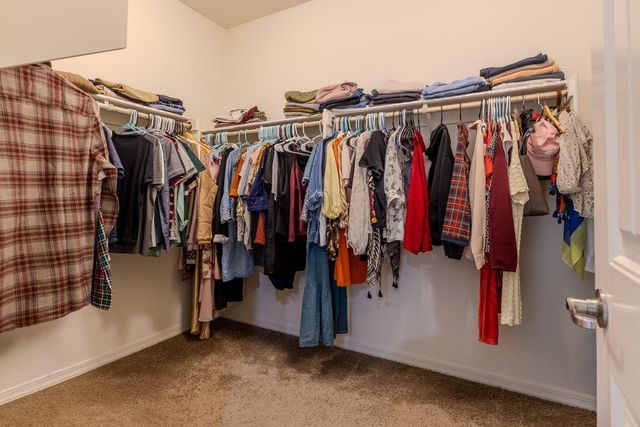 1064 S Sunset Drive, Chandler, AZ 85286