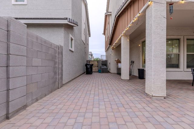 1064 S Sunset Drive, Chandler, AZ 85286