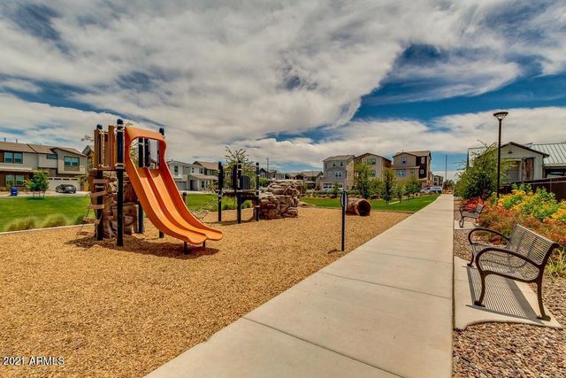 1064 S Sunset Drive, Chandler, AZ 85286