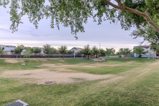 1064 S Sunset Drive, Chandler, AZ 85286