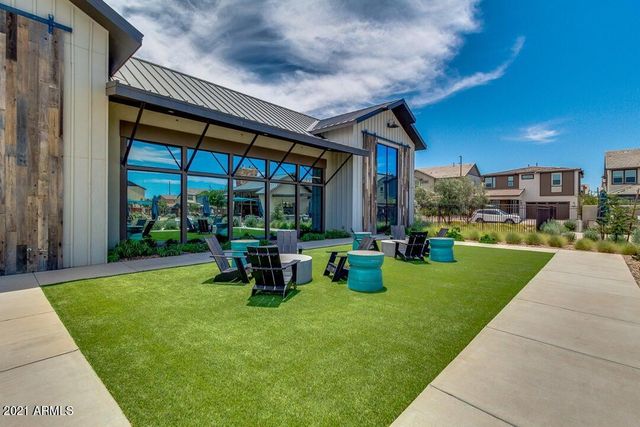 1064 S Sunset Drive, Chandler, AZ 85286