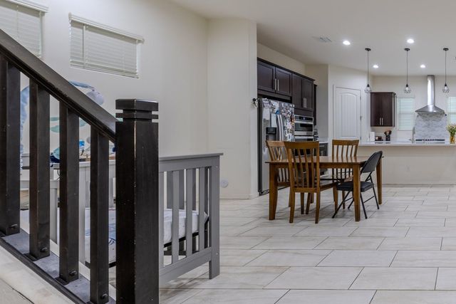 1064 S Sunset Drive, Chandler, AZ 85286