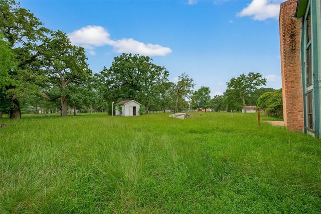 54 Windmill Drive, Hempstead, TX 77445