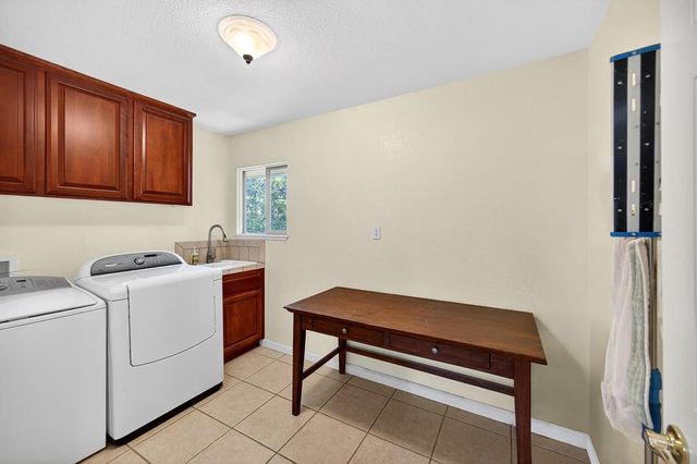 6885 Chaparral Ln, Newcastle, CA 95658