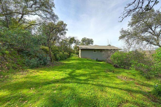 6885 Chaparral Ln, Newcastle, CA 95658