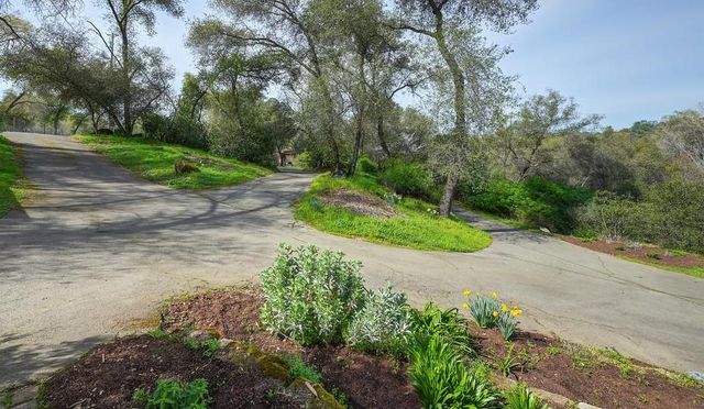 6885 Chaparral Ln, Newcastle, CA 95658