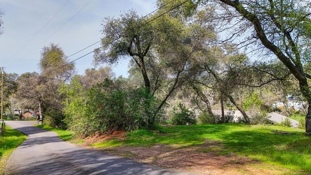 6885 Chaparral Ln, Newcastle, CA 95658