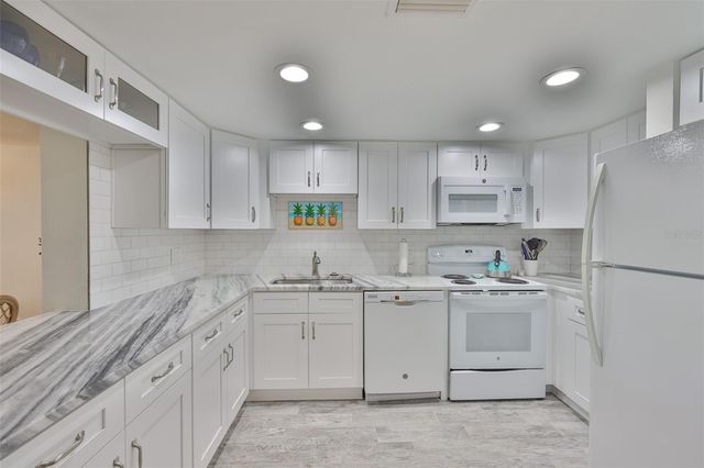 1028 APOLLO BEACH BOULEVARD 8, Apollo Beach, FL 33572