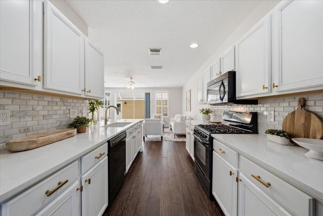 9530 W PARK VILLAGE DRIVE, Tampa, FL 33626