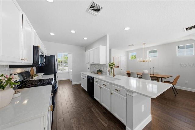 9530 W PARK VILLAGE DRIVE, Tampa, FL 33626