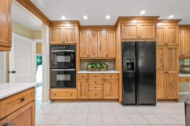 15 Heritage Ln, Scotch Plains Twp., NJ 07076