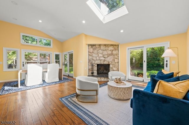 15 Heritage Ln, Scotch Plains Twp., NJ 07076