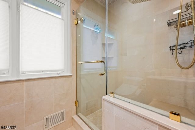 15 Heritage Ln, Scotch Plains Twp., NJ 07076