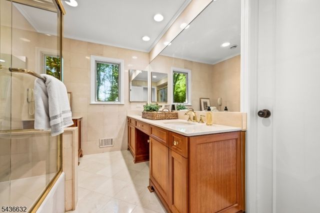 15 Heritage Ln, Scotch Plains Twp., NJ 07076