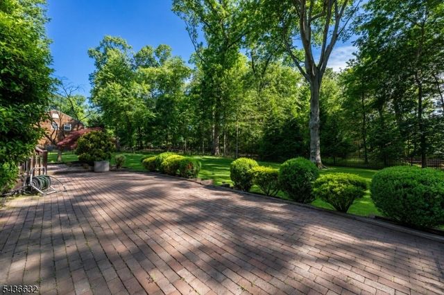 15 Heritage Ln, Scotch Plains Twp., NJ 07076