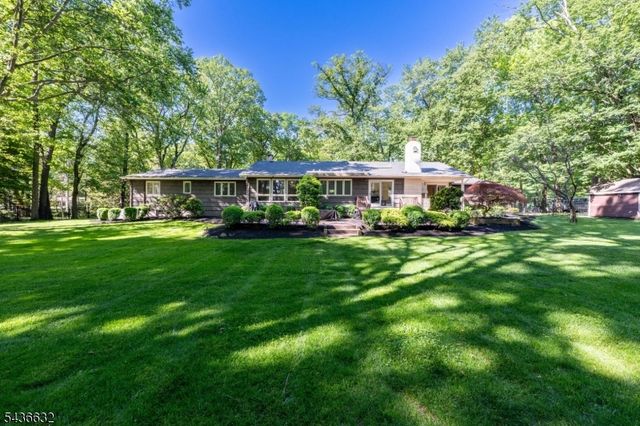 15 Heritage Ln, Scotch Plains Twp., NJ 07076