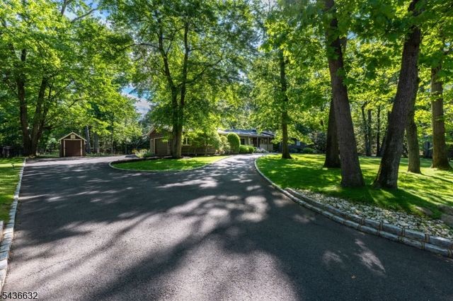 15 Heritage Ln, Scotch Plains Twp., NJ 07076