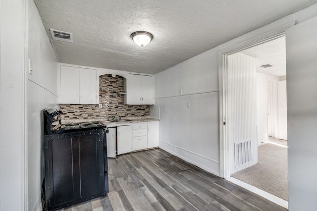5529 Diaz Avenue, Fort Worth, TX 76107