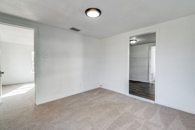 5529 Diaz Avenue, Fort Worth, TX 76107
