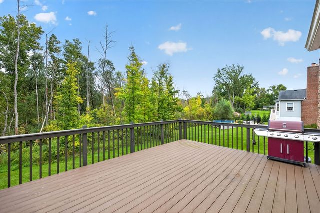 16 Wallingford Rise, Perinton, NY 14450