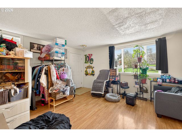 410 Sw MILL St, Sheridan, OR 97378