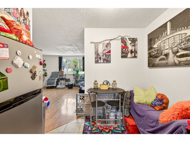 410 Sw MILL St, Sheridan, OR 97378